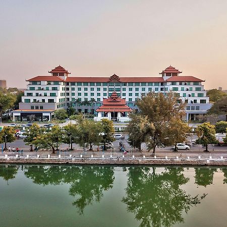 Отель Hilton Мандалай Экстерьер фото